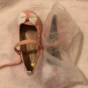 Pink shoes with cream bow- brand new